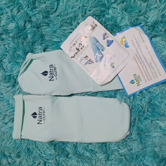 NATRACURE COLD THERAPY SOCKS - Picture 3 of 7